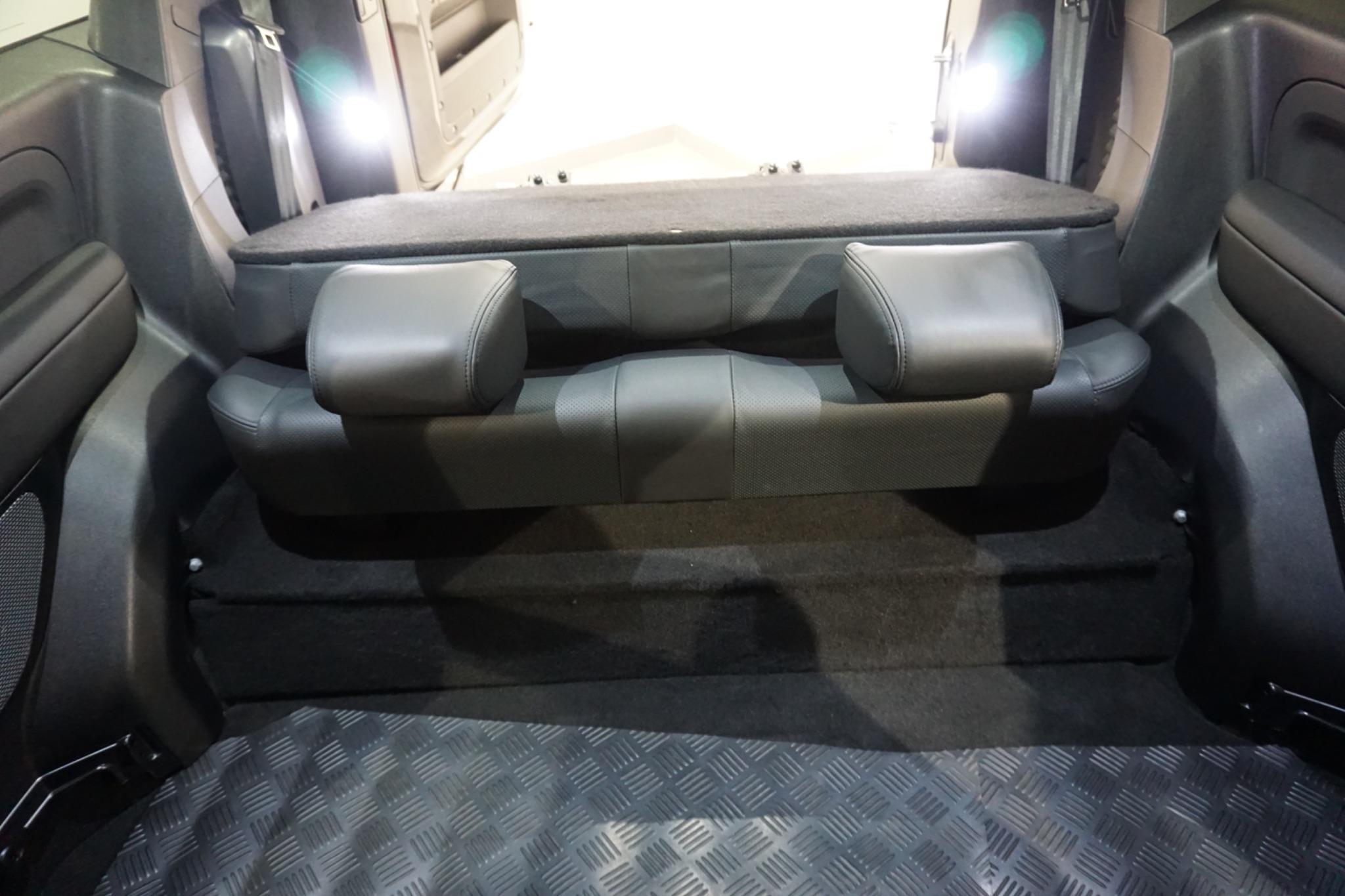 Land Rover Defender 90 3.0 D300 MHEV X-Dynamic HSE Hard Top SUV Auto 4WD SWB Euro 6 (s/s) 3dr